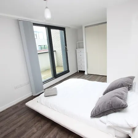 Malt House Apartment *